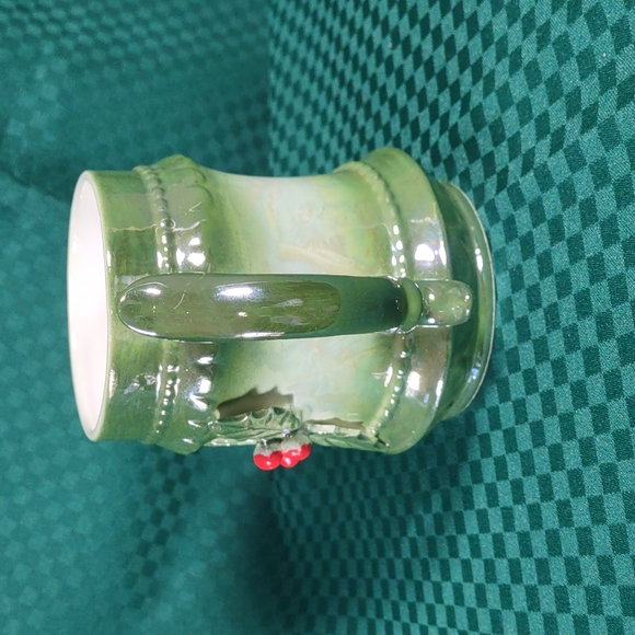 Vintage Norcrest Iridescent Holly Mug - Picture 2 of 7